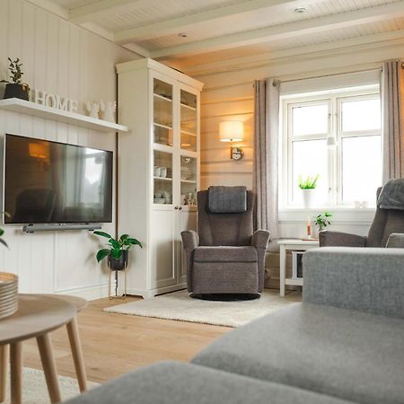 Lofoten Suite Apartments - Rostad Retro Rorbuer Reine Dış mekan fotoğraf