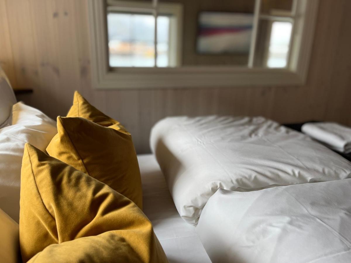 Lofoten Suite Apartments - Rostad Retro Rorbuer Reine Dış mekan fotoğraf
