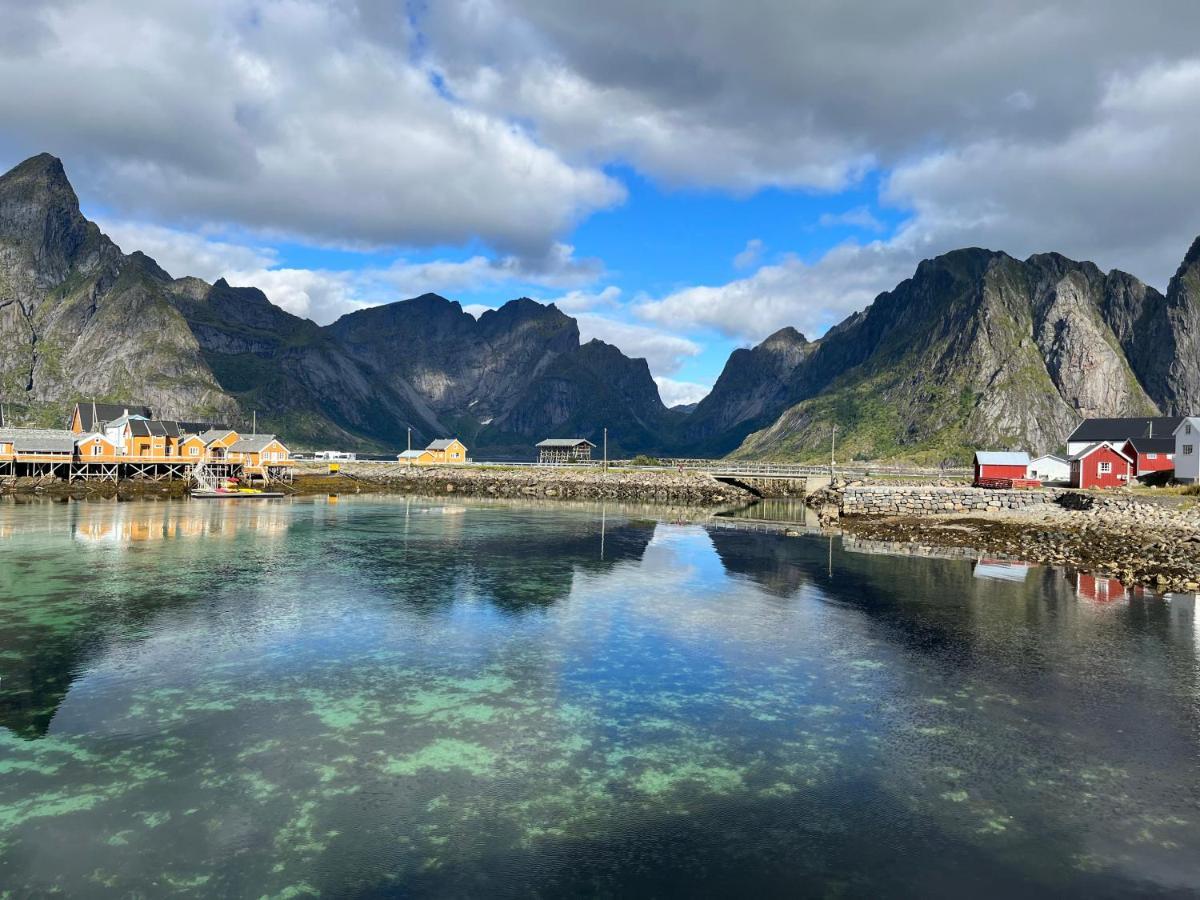 Lofoten Suite Apartments - Rostad Retro Rorbuer Reine Dış mekan fotoğraf