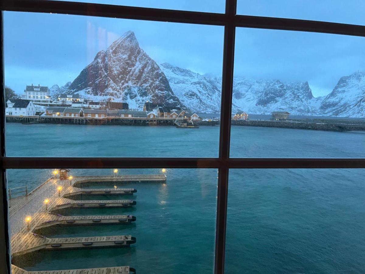 Lofoten Suite Apartments - Rostad Retro Rorbuer Reine Dış mekan fotoğraf