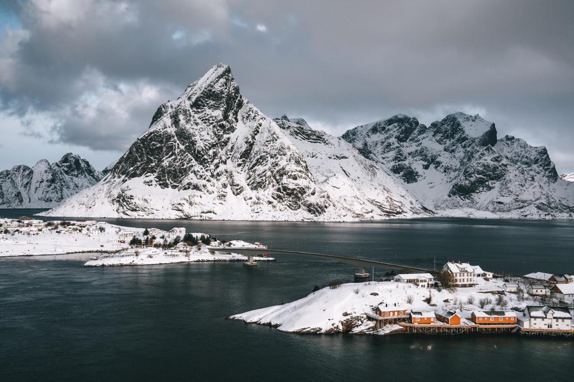 Lofoten Suite Apartments - Rostad Retro Rorbuer Reine Dış mekan fotoğraf